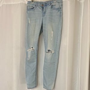 Forever21 ripped light wash skinny jeans